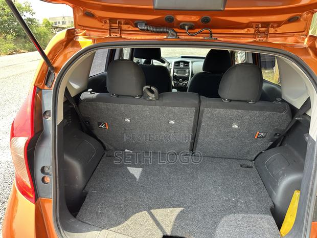 Nissan Versa 1.6 SV 2018 Orange