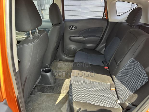 Nissan Versa 1.6 SV 2018 Orange