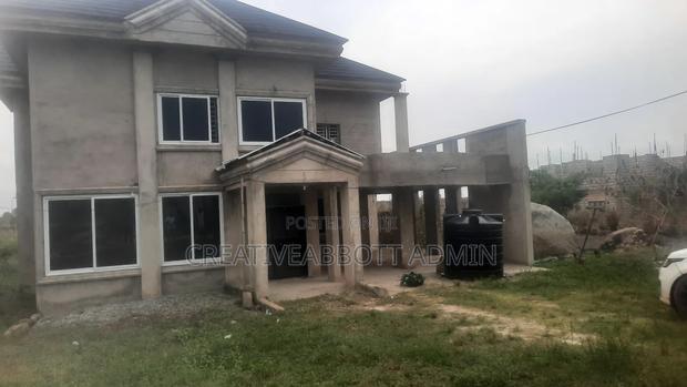 4bdrm Mansion in Highway Close, Gomoa East for sale · Photo 3