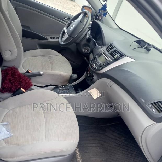 Hyundai Accent SE Sedan 2017 Gray