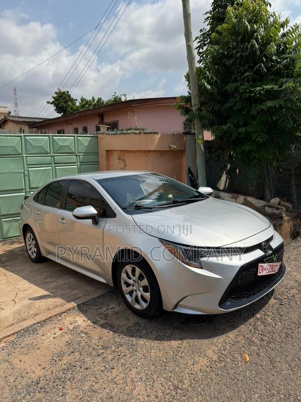 Toyota Corolla 2021 Silver