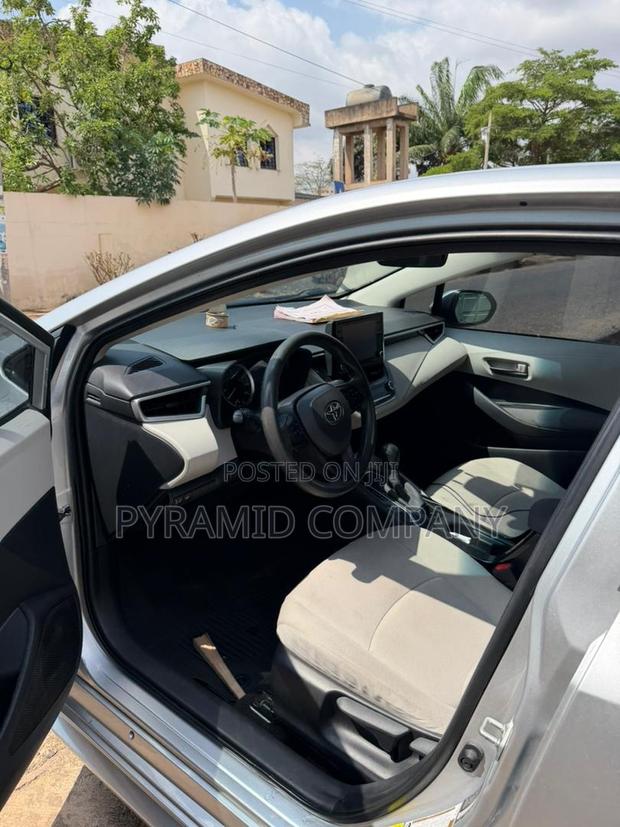 Toyota Corolla 2021 Silver