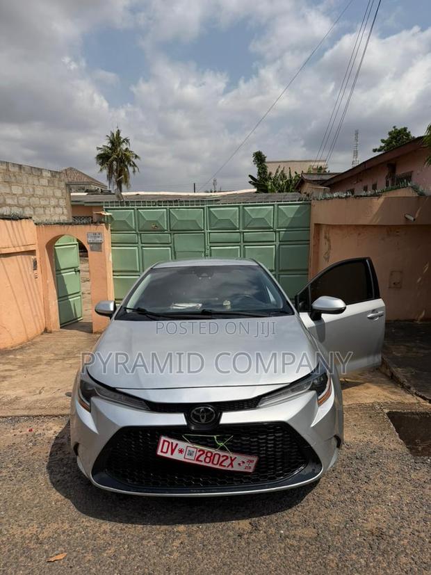 Toyota Corolla 2021 Silver