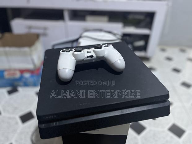 Ps4 Slim 1 Tb With 15 Games Plus 2 Controllers