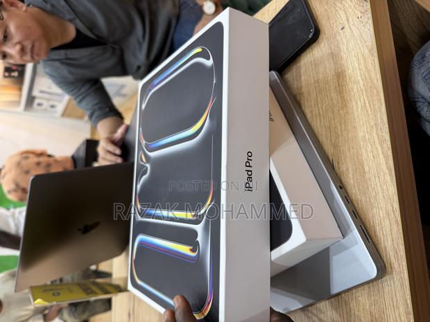New Apple iPad Pro 13 (2025) 256 GB Gray photo 2