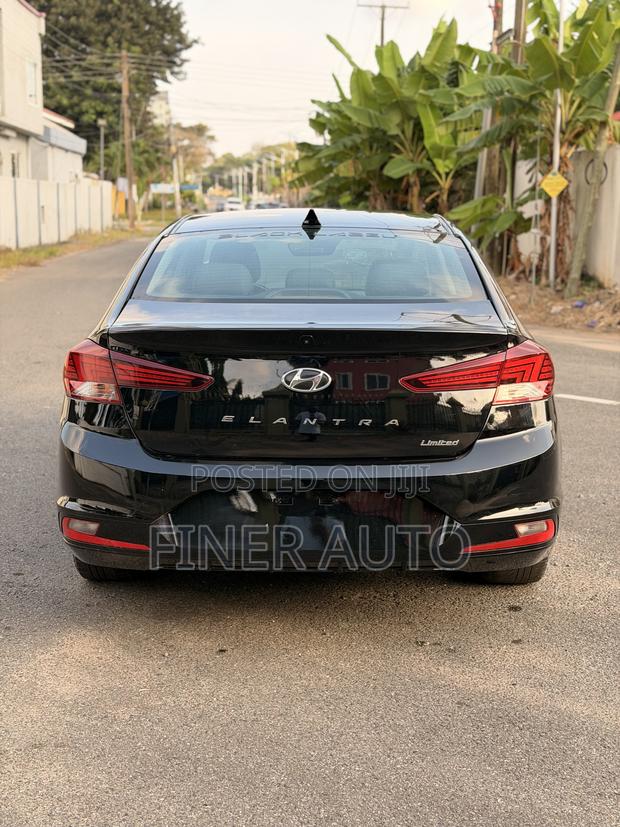 Hyundai Elantra Limited 2019 Black