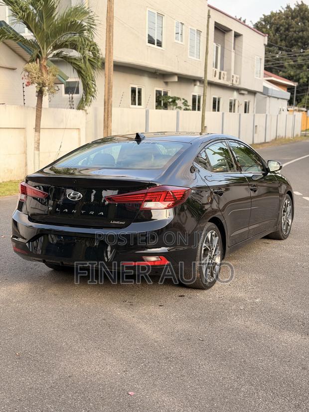 Hyundai Elantra Limited 2019 Black