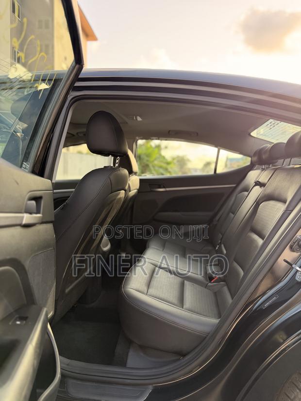 Hyundai Elantra Limited 2019 Black