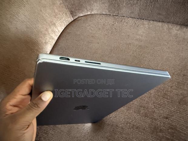 Laptop Apple MacBook Pro 2021 M1 16GB Apple M1 Pro SSD 1T