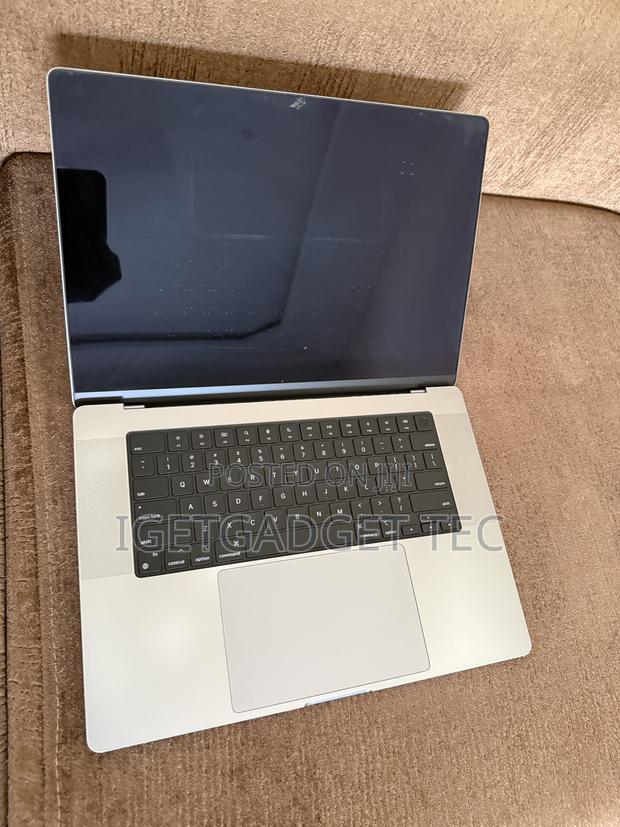 Laptop Apple MacBook Pro 2021 M1 16GB Apple M1 Pro SSD 1T