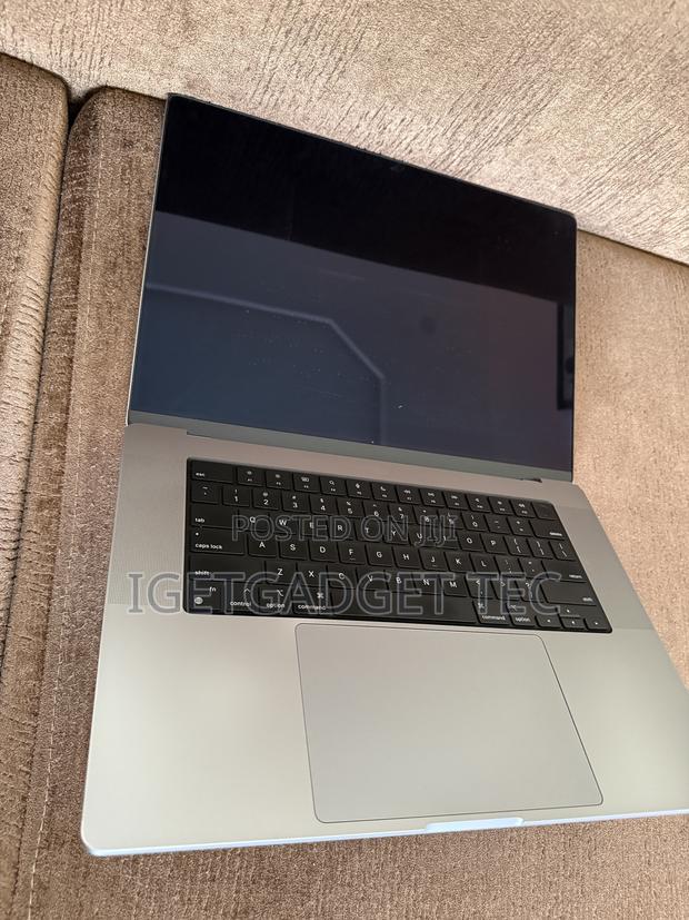 Laptop Apple MacBook Pro 2021 M1 16GB Apple M1 Pro SSD 1T