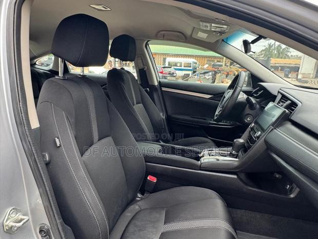 Honda Civic LX 2021 Gray photo 8
