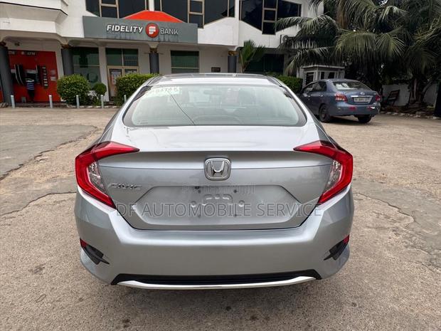 Honda Civic LX 2021 Gray photo 3