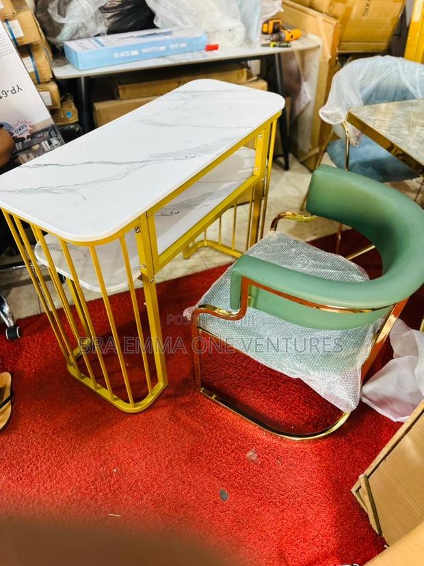 Saloon Nails Table And Chair