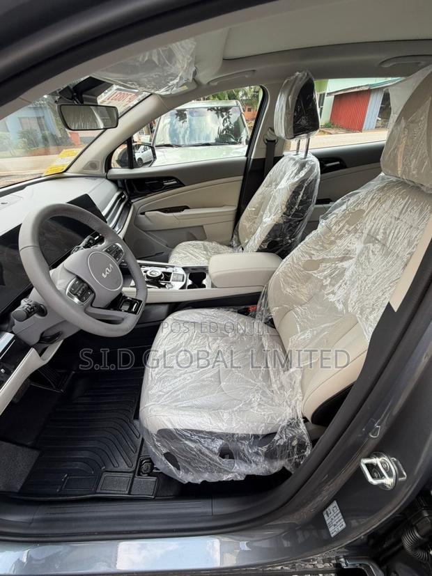 New Kia Sportage 2025 Silver photo 5
