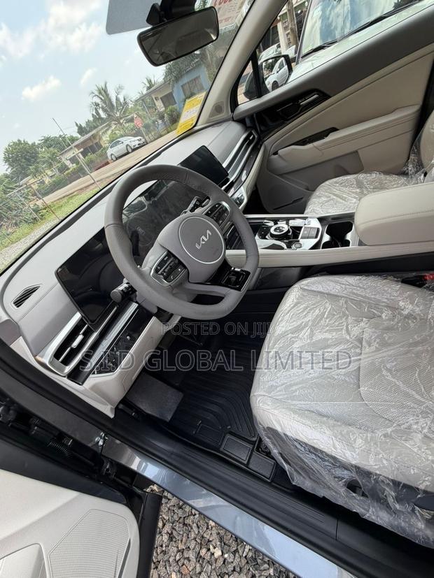 New Kia Sportage 2025 Silver photo 2