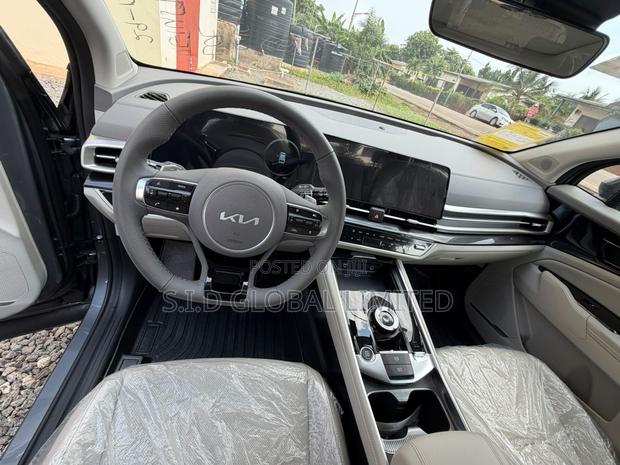 New Kia Sportage 2025 Silver photo 3