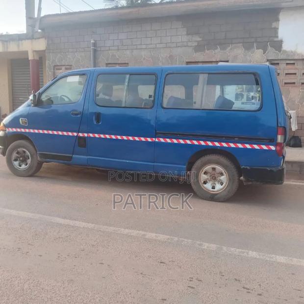 Toyota HiAce 2003 Blue photo 7