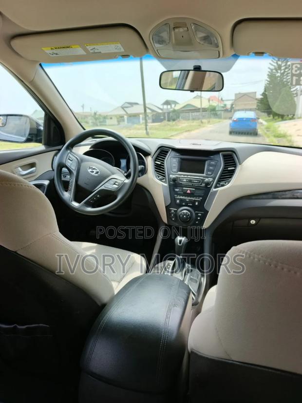Hyundai Santa Fe 2017 Gray photo 4