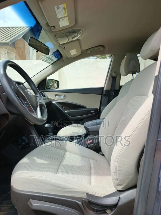 Hyundai Santa Fe 2017 Gray photo 5