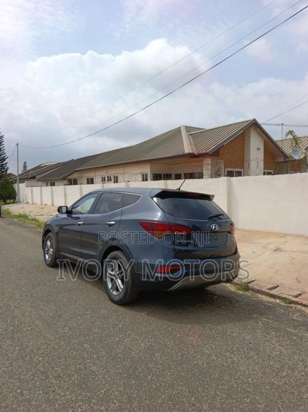 Hyundai Santa Fe 2017 Gray photo 8