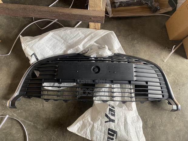 Vitz 2015,2016,2017 Down Grille