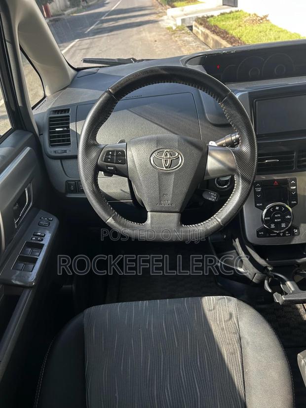 Toyota Voxy 2012 Black
