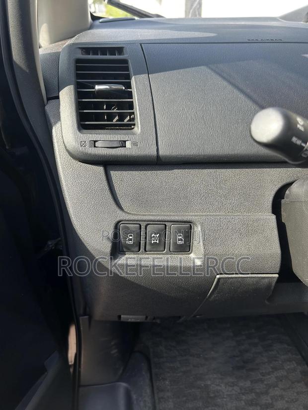 Toyota Voxy 2012 Black