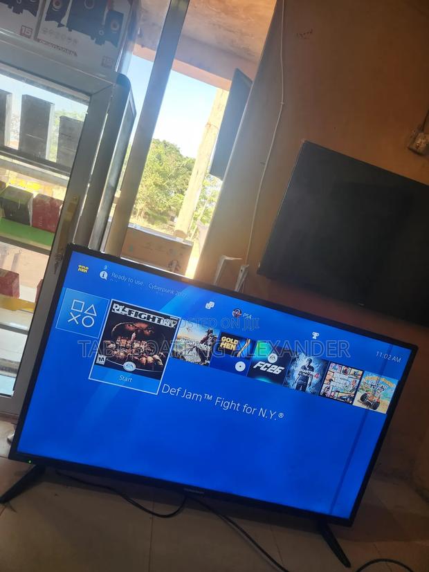 50 Inches Smart Tv With Tiny Lines on the Screen photo 3