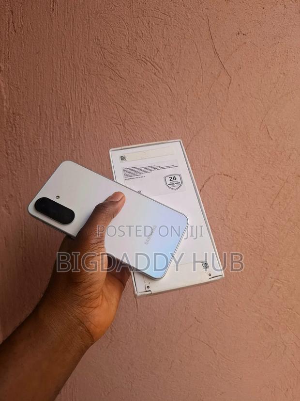 New Samsung Galaxy A36 256 GB White photo 9