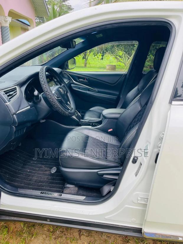 Toyota Harrier 2.4 4WD 2013 White photo 2