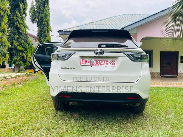 Toyota Harrier 2.4 4WD 2013 White photo 11