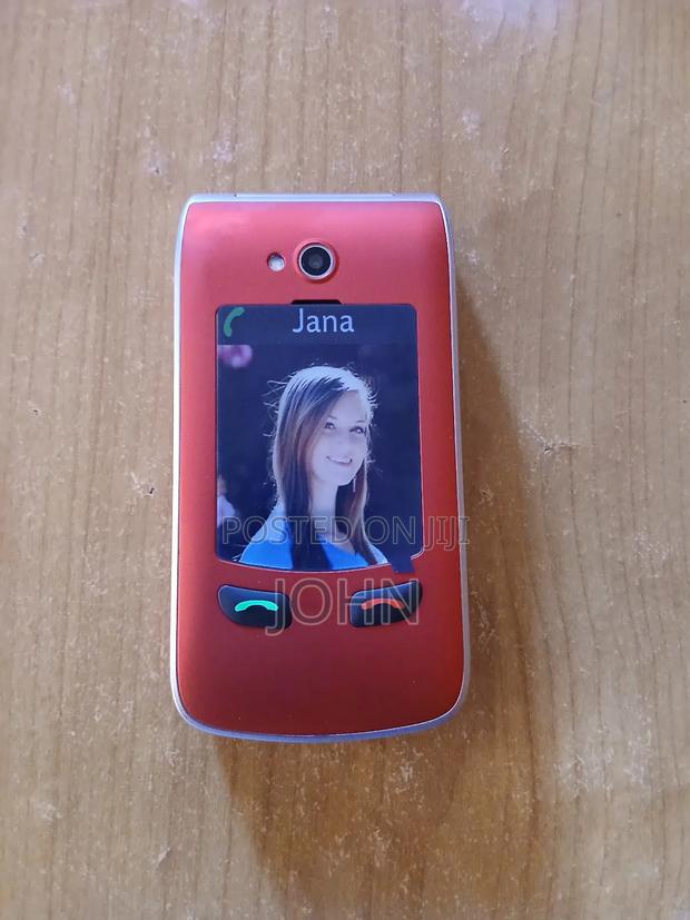 New Mobile Phone 8 GB Red photo 2