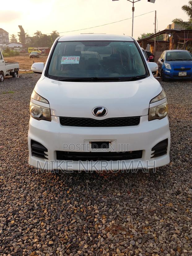Toyota Voxy 2012 White