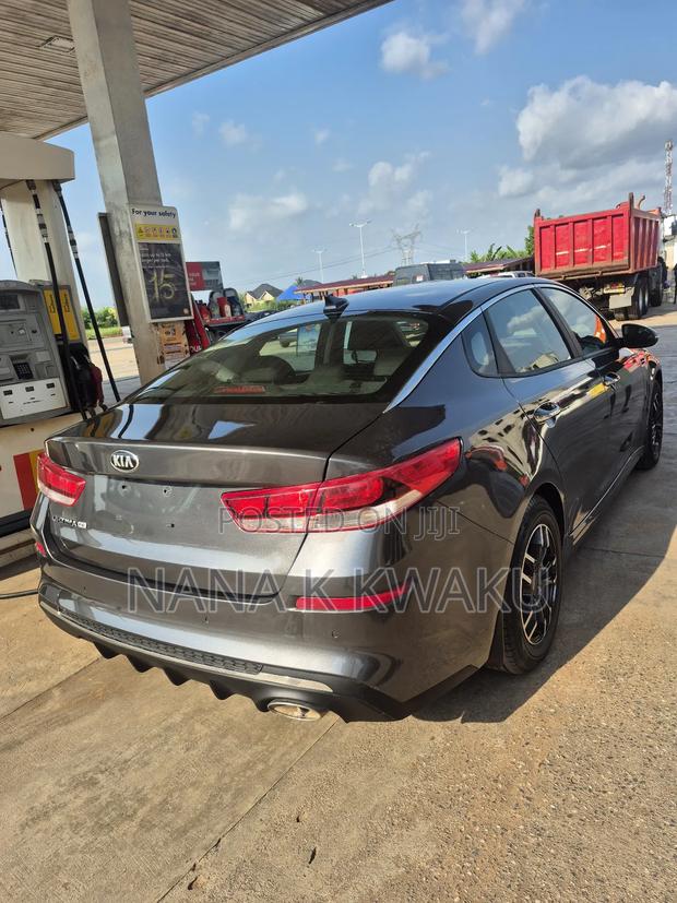 Kia Optima LX 2018 Gray photo 3