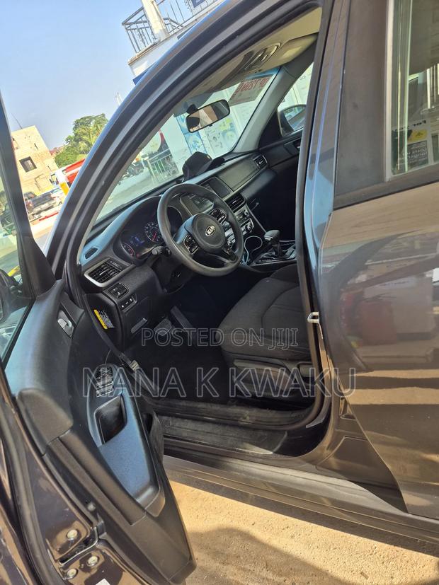 Kia Optima LX 2018 Gray photo 5