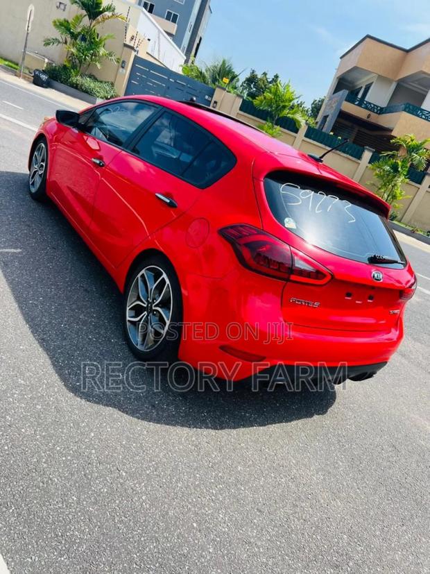 Kia Forte SX Hatchback 2015 Red photo 2