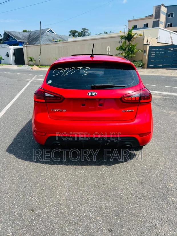 Kia Forte SX Hatchback 2015 Red photo 3