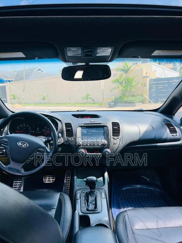 Kia Forte SX Hatchback 2015 Red photo 4