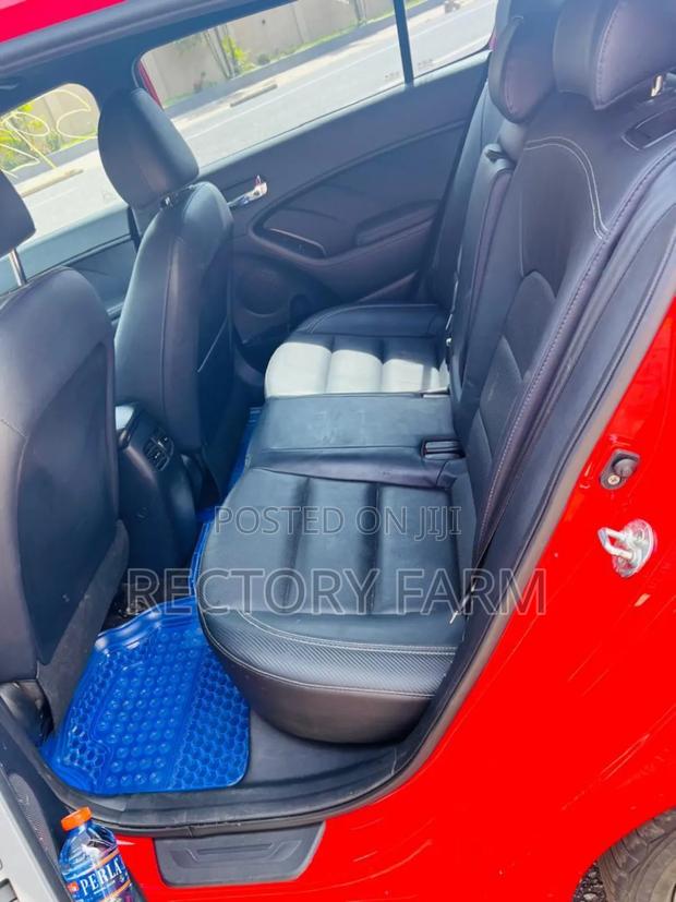 Kia Forte SX Hatchback 2015 Red photo 7