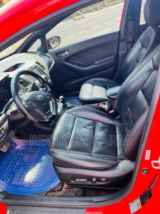 Kia Forte SX Hatchback 2015 Red photo 8