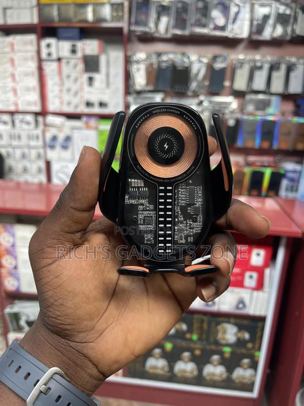 Upgrade Your Drive With the C28 Smart Infrared Car Holder! photo 5