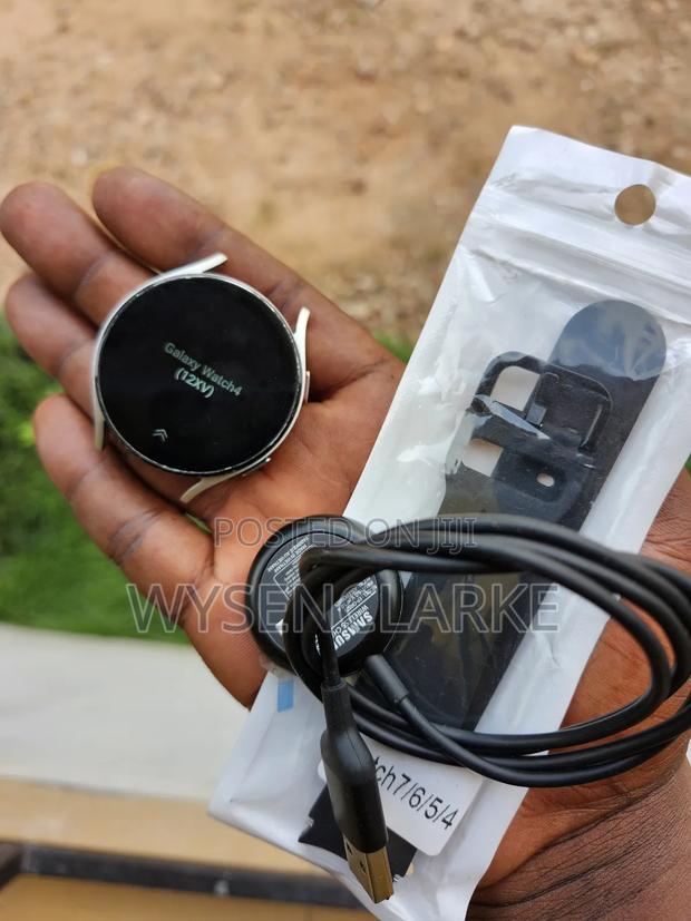 Usa Used Samsung Galaxy Watch 4 44mm Silver Used photo 2