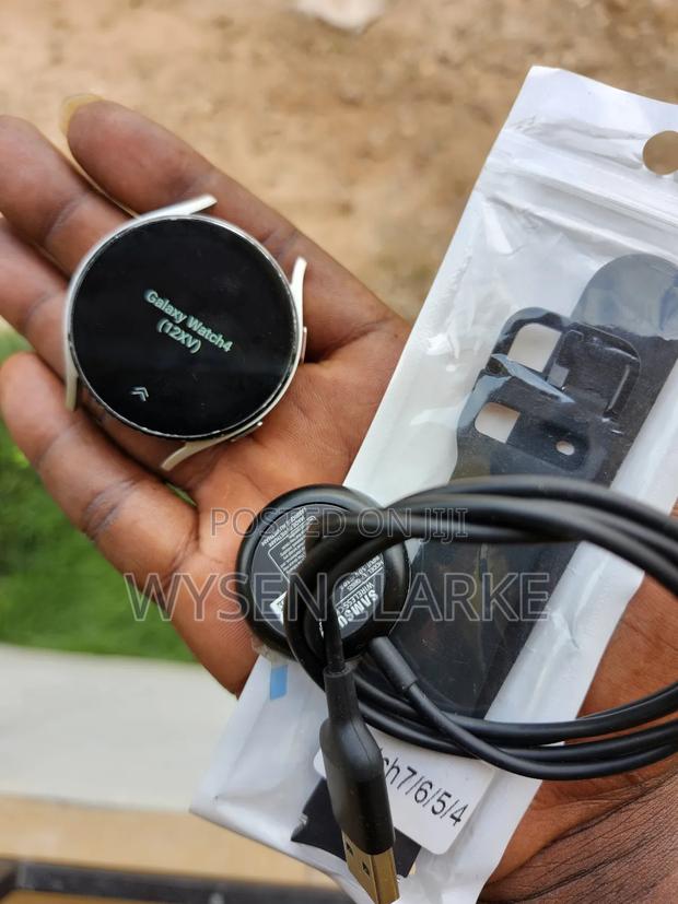 Usa Used Samsung Galaxy Watch 4 44mm Silver Used photo 3
