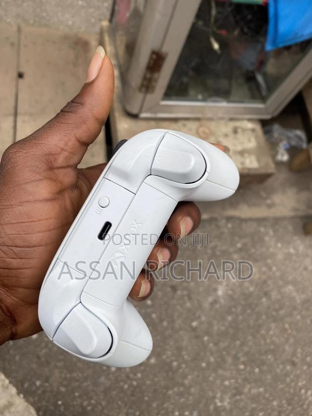 Xbox Series Controller S/X photo 4