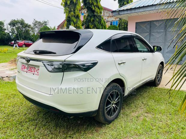 Toyota Harrier 2.4 4WD 2013 White photo 3