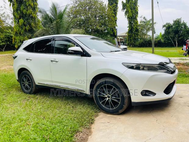 Toyota Harrier 2.4 4WD 2013 White photo 7