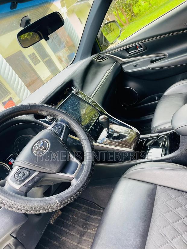 Toyota Harrier 2.4 4WD 2013 White photo 8