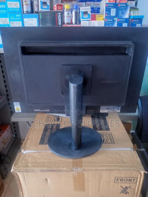 Samsung 24" Led Monitor photo 2