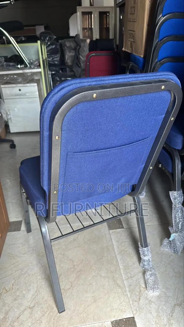 Auditorium Chairs With Metal Posts Legs